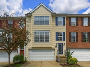 10526 Forest Hill Dr, Wexford, PA 15090