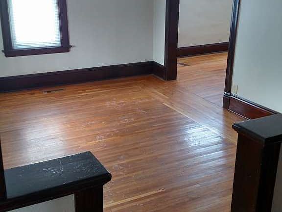 5th image of 673 Hyacinth Ave E