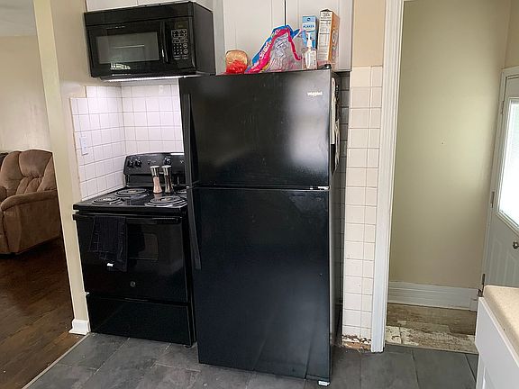 2nd image of 4713 Pensacola Blvd