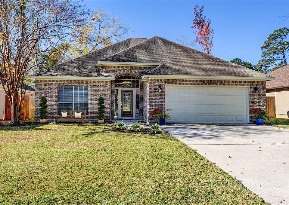 1st image of 2839 Lake Forest Dr
