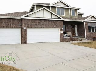 6821 Palmetto Ct, Lincoln, NE 68521