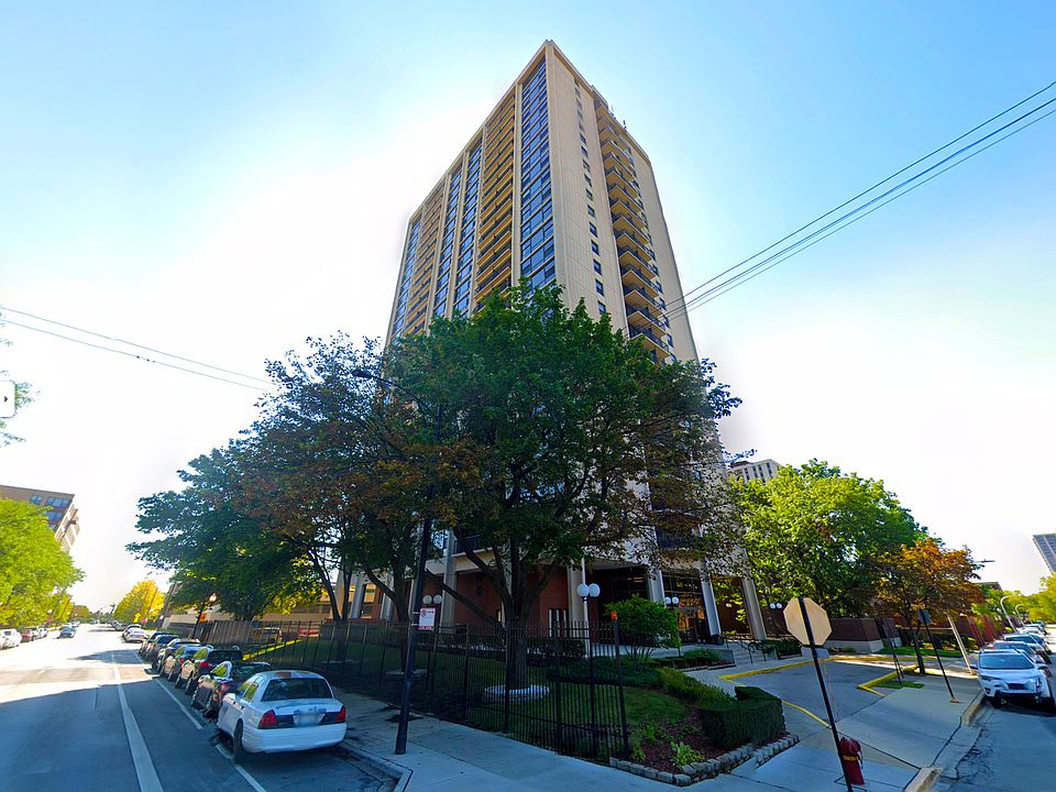 1st image of 2605 S Indiana Ave Unit 1901