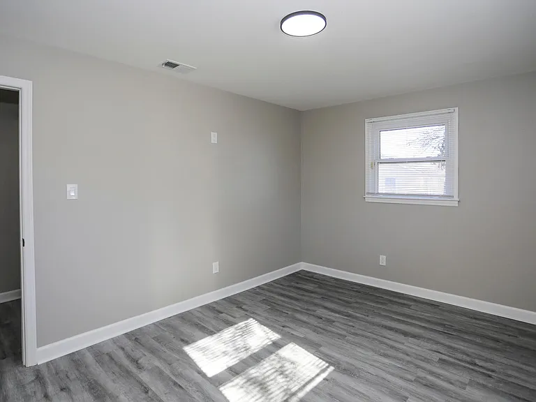 251 Anderson Dr — Photo 16
