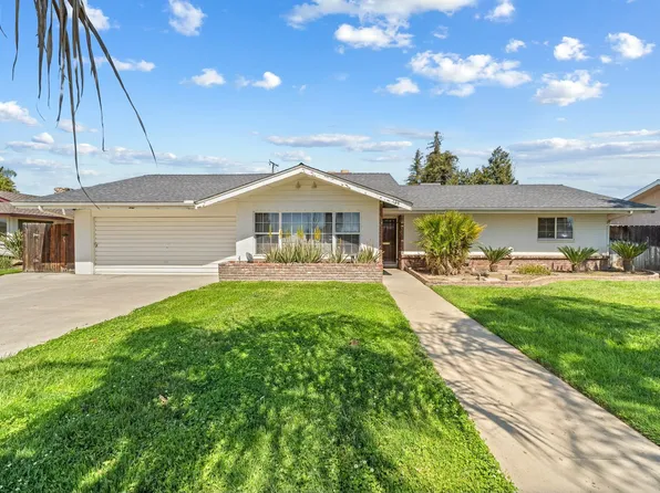 138 E Pleasant Avenue, Tulare, CA 93274