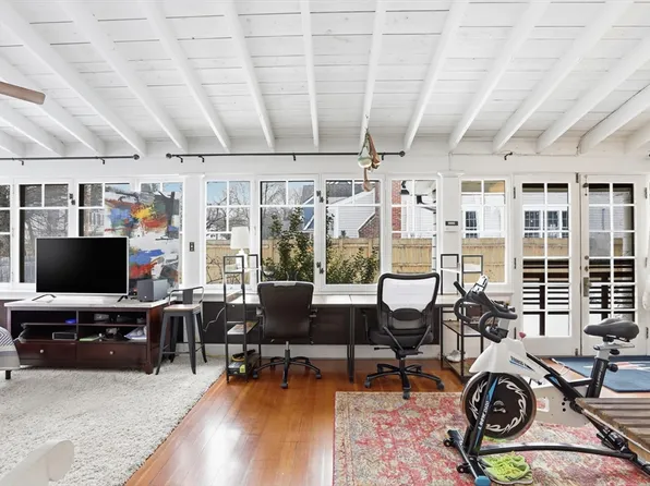 74 Wollaston Ave, Arlington, MA 02476