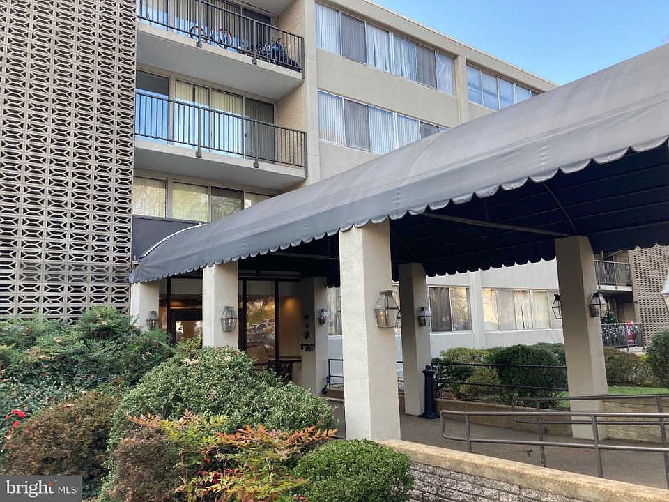 1st image of 4410 Briarwood Ct N APT 38