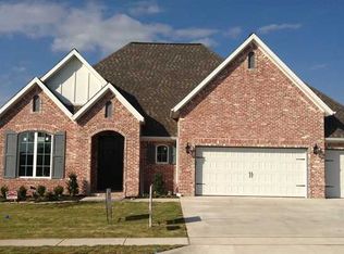 3807 Lexington Dr, Rogers, AR 72758