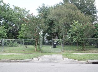 4539 Walker St, Houston, TX 77023