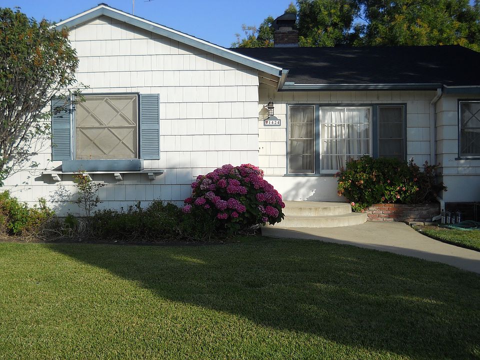 Front of house.will have freshly painted trim