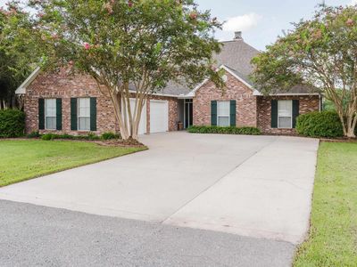 14254 Bayou Terrace Dr, Saint Amant, LA, 70774