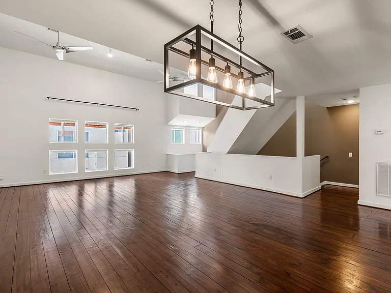 349 Sydnor St — Photo 6