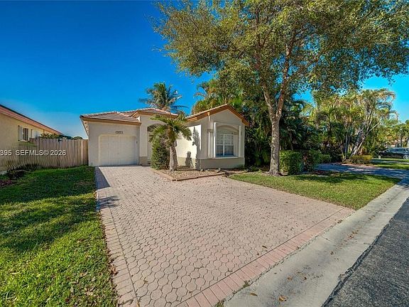 3rd image of 2924 NW 99th Pl