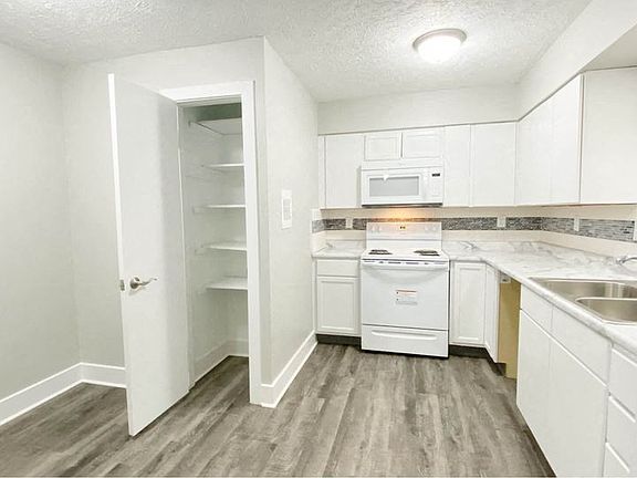 3rd image of 801 W 29th Ave #4