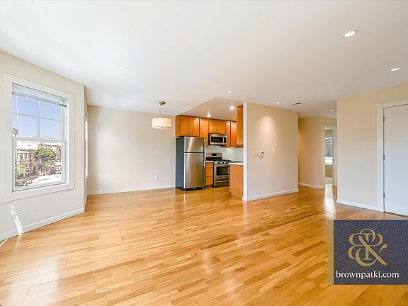 5th image of 2789 Harrison St #6
