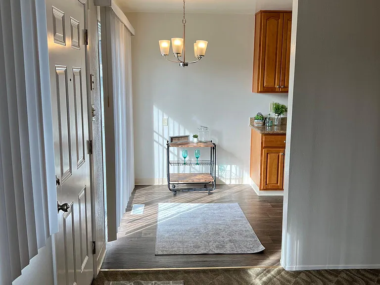 5900 Jefferson Ave — Photo 12