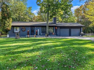 2948 E Martin Ct, Midland, MI 48640