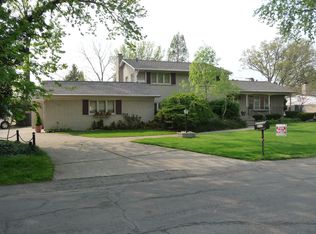 5717 Rosetta St, Dearborn Heights, MI 48127