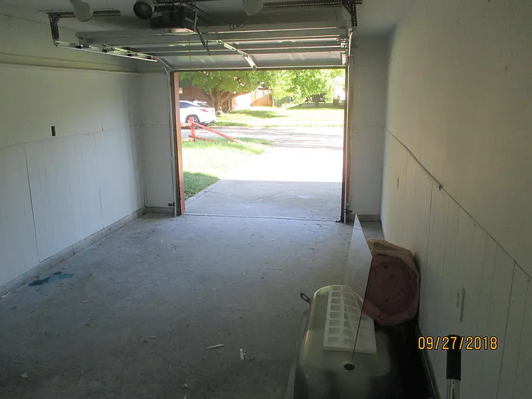 3585 Roswell Dr — Photo 6