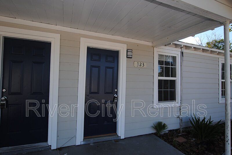 1st image of 321 10th St S #323