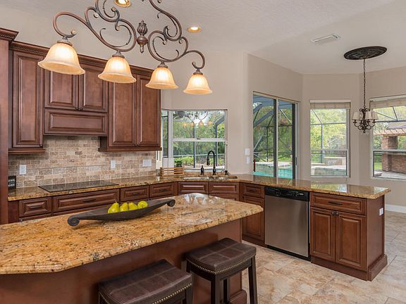 5th image of 3155 Hilliard Ct