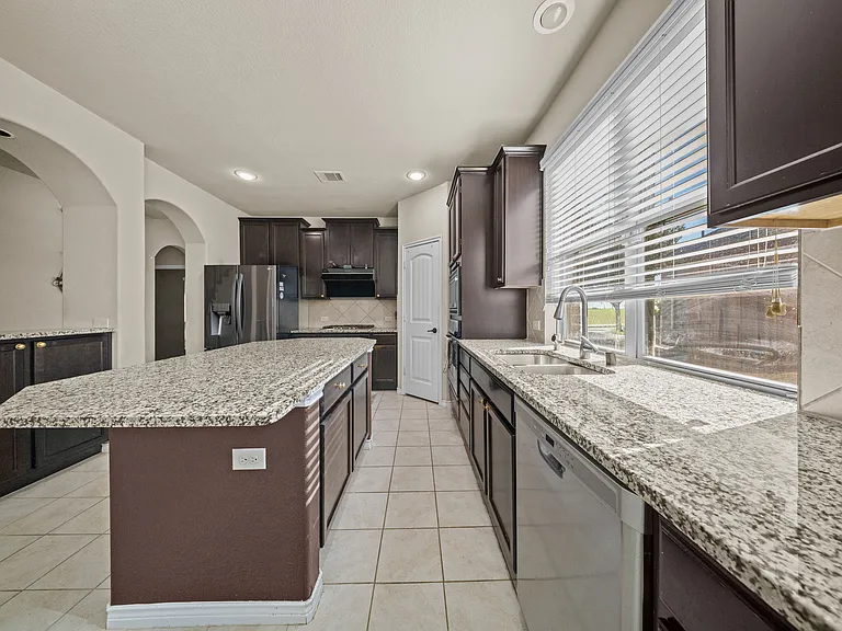 115 Parkwood Dr — Photo 9