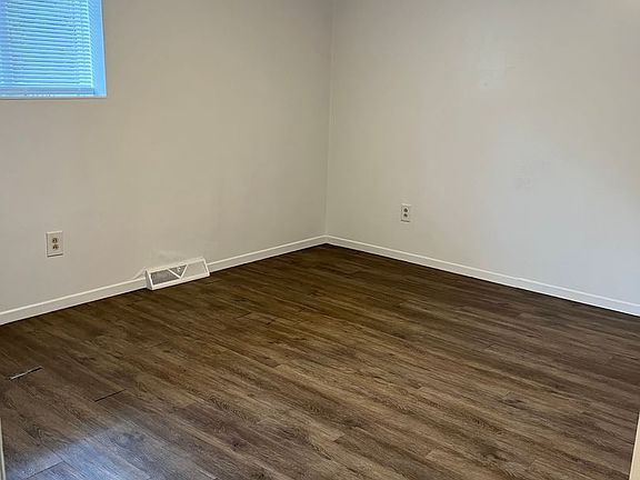 2nd image of 305 Vincennes Ave #8