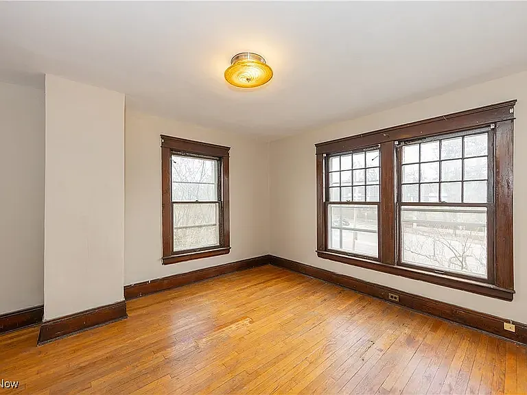 2572 Mayfield Rd — Photo 28