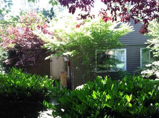 4027 NE 45th St, Seattle, WA 98105
