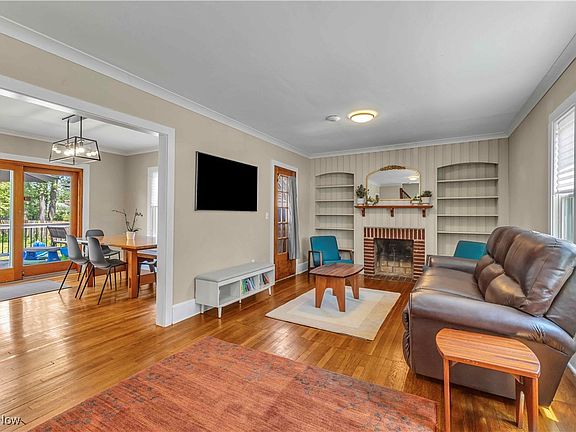 4th image of 114 Kraft St