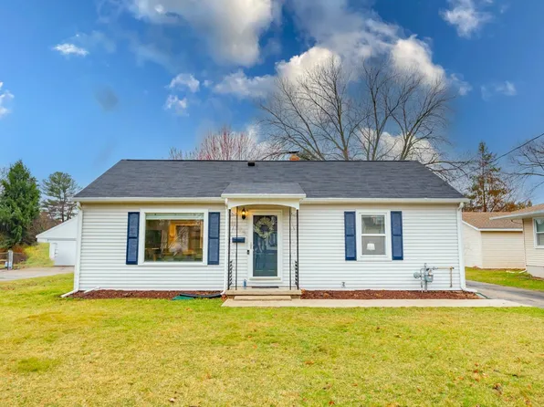 4905 Shore Acres Rd, Monona, WI 53716