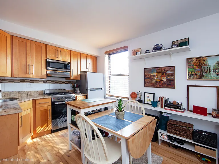 244 Hoyt St #3R — Photo 3