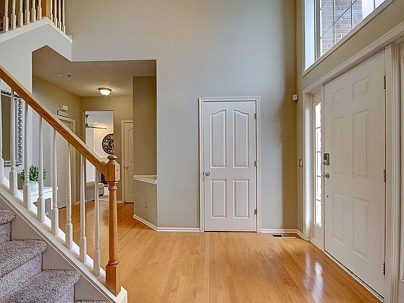 3rd image of 35972 Bentley Dr