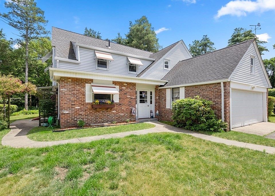 1363 Plumtree Rd, Springfield, MA 01119 Zillow