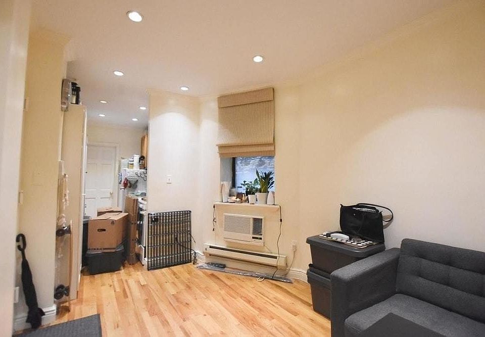 2nd image of 266 W 11th St #Bf