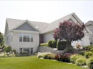 29607 Heritage Ln, Paw Paw, MI 49079