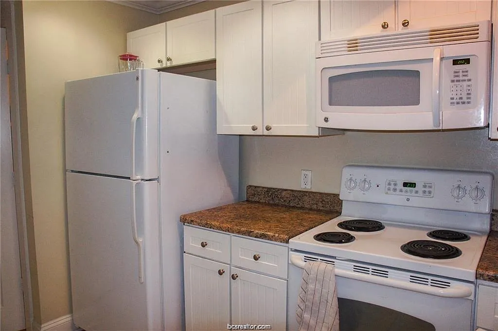 1 bed, 1400 sqft, $525 — Photo 2