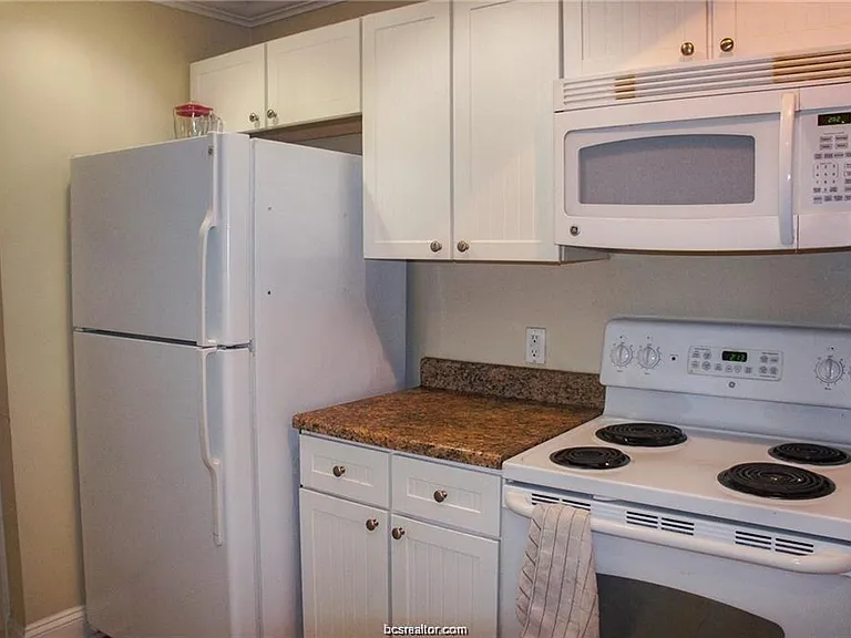 1725 Harvey Mitchell Pkwy S #2223 — Photo 2