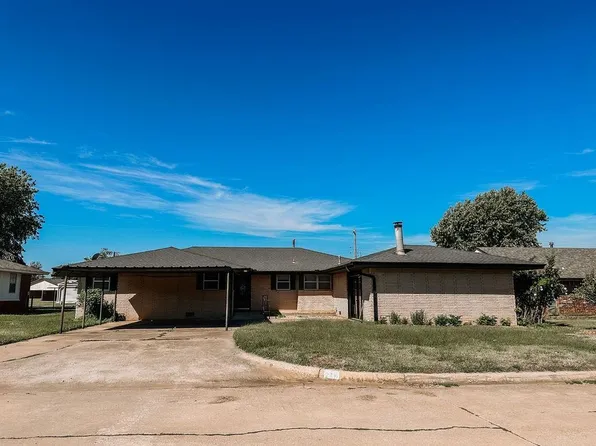 218 N Max St, Hinton, OK 73047