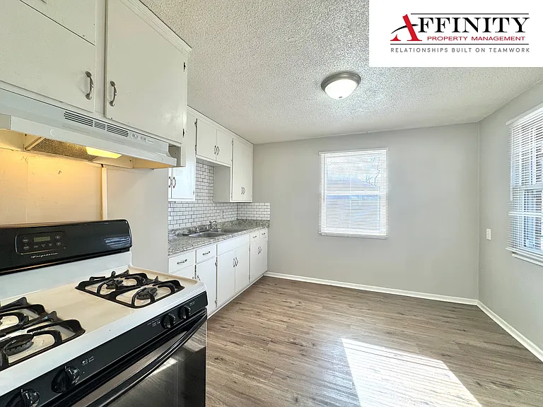 6305 Ravena Rd — Photo 3