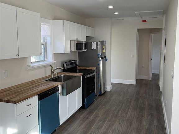 2nd image of 352 Armas Ave