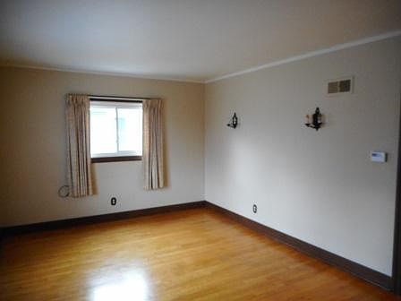 4th image of 1323 E Seiberling Ave