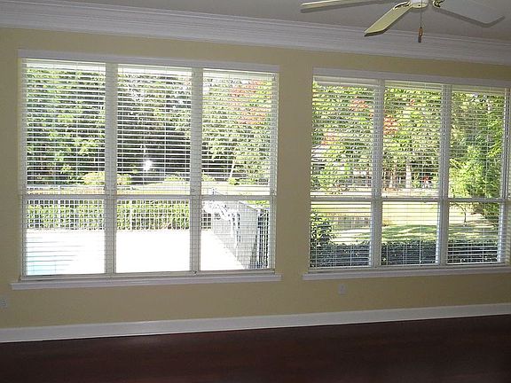 3rd image of 2129 Forest Hollow Way