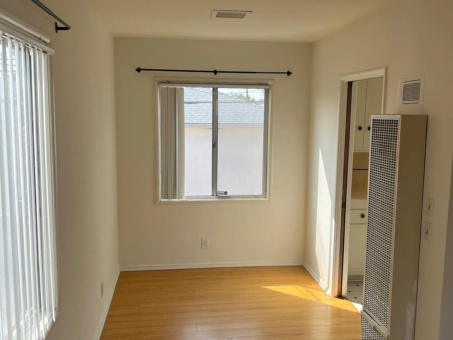 Studio, 500 sqft, $2,150 — Photo 3