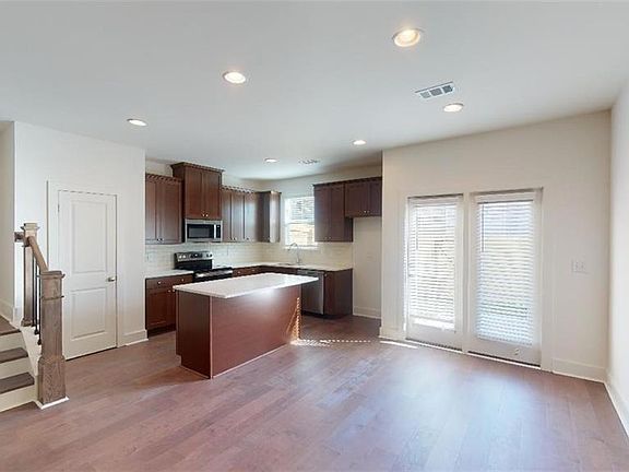 4th image of 6451 Scudders Dr