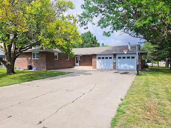 2nd image of 2702 Easy St