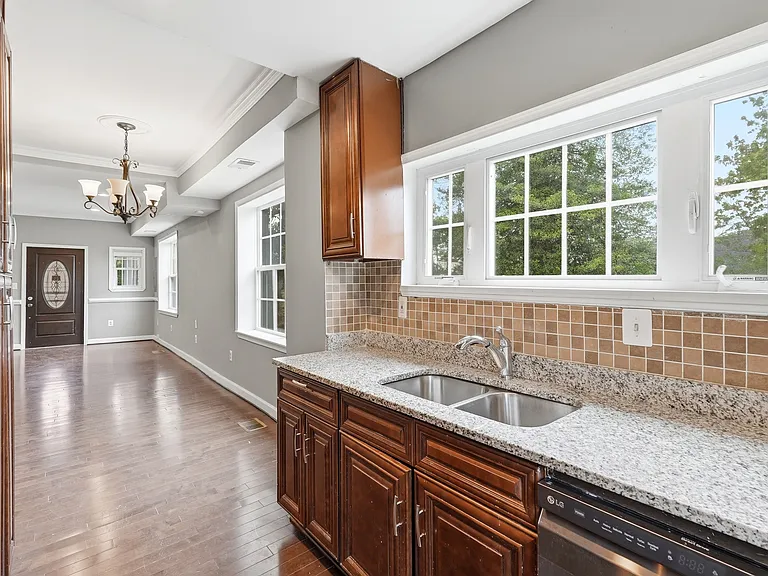 5818 Field Pl NE — Photo 13