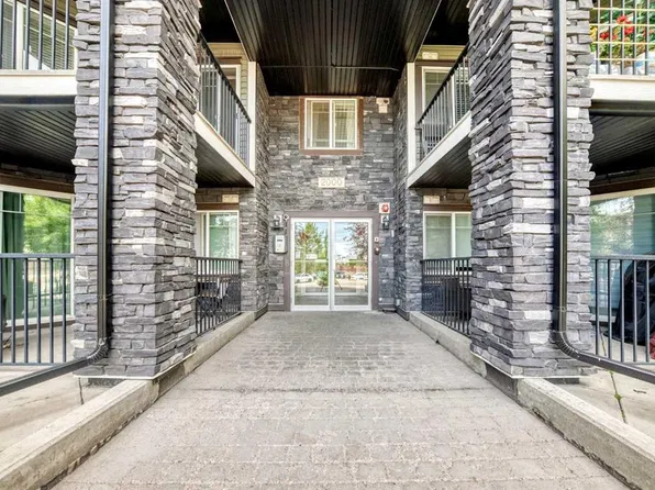 175 NE Panatella Hl NW #2212, Calgary, AB T3K 0V9