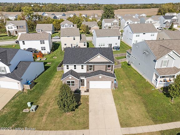 3rd image of 280 Saint Regis Dr