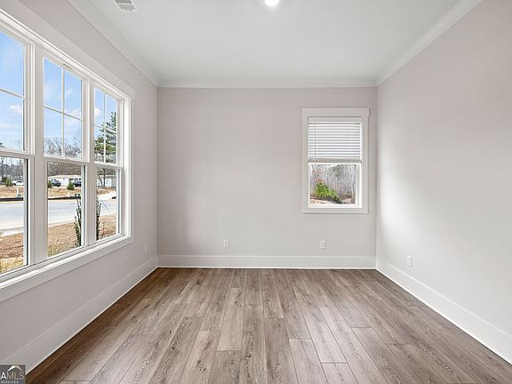 3rd image of 3390 Hillshire Dr