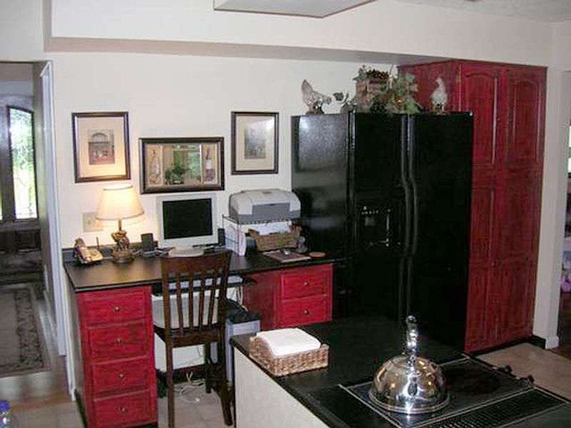 5th image of 708 ADAMS Court